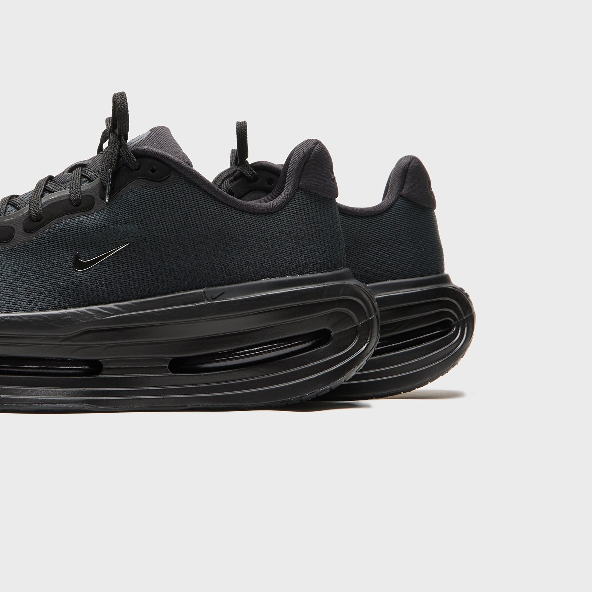 Nike Vomero Premium - Black / White