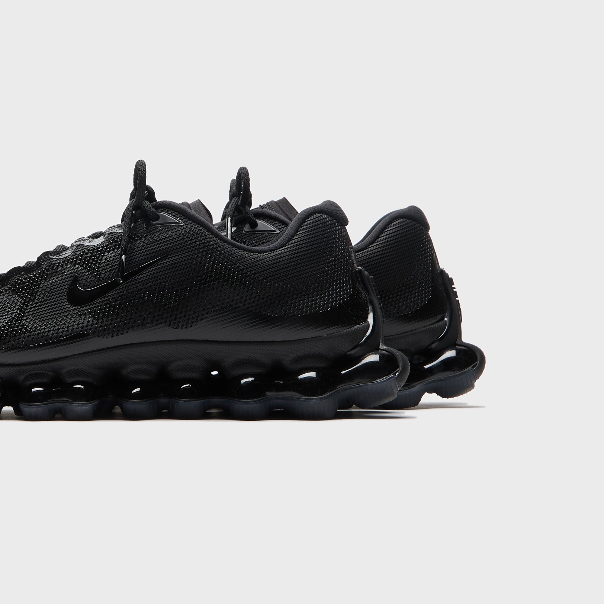 靴 NIKE AIR LIQUID MAX BLACK US9.5 Nike Air Liquid Max - Black – Kith Canada