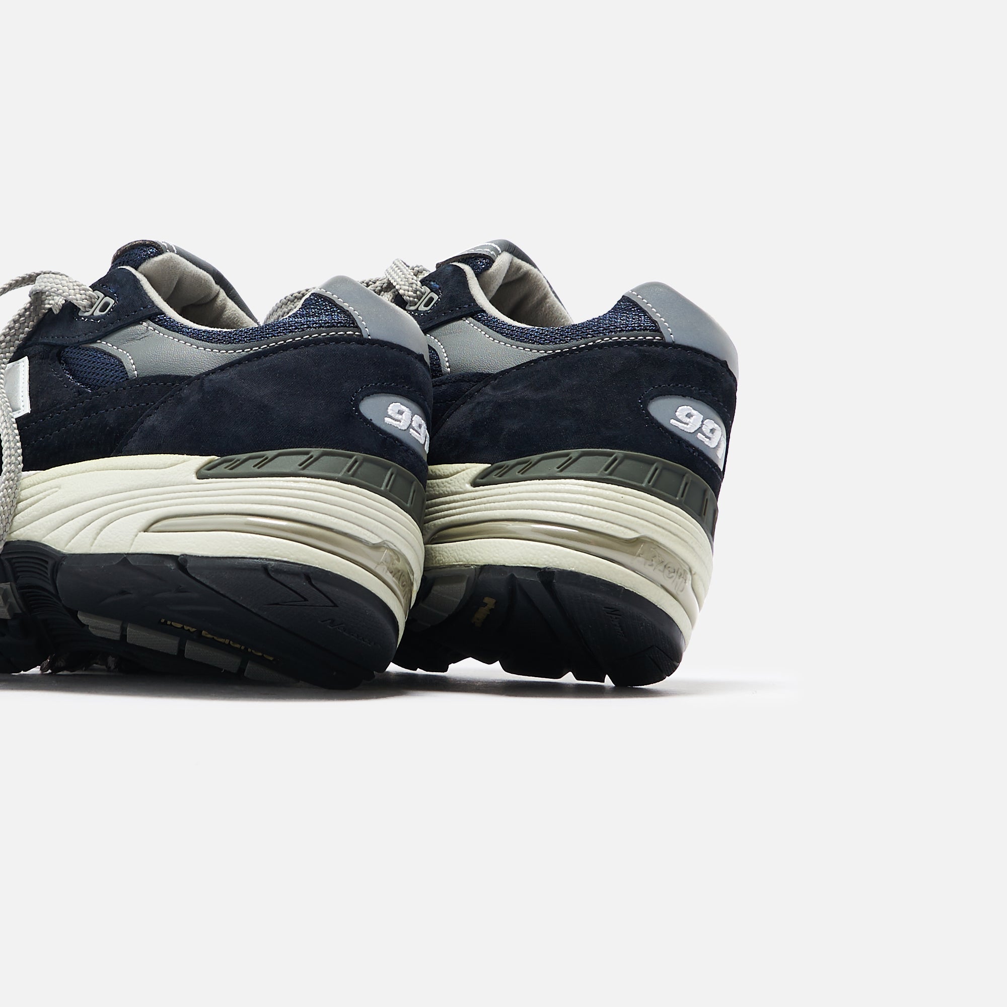New Balance Made in UK 991 - Navy / White – Kith Canada