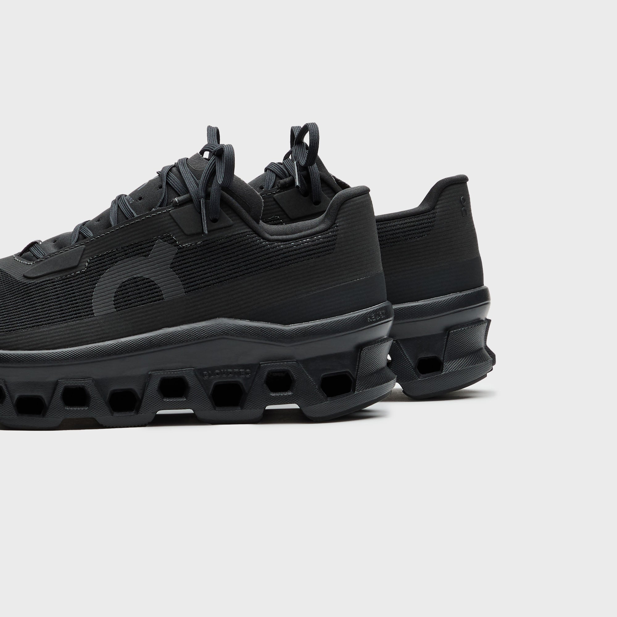 希少 黒入荷！ On Canada Kith – Black Void - Cloudmonster Running その他