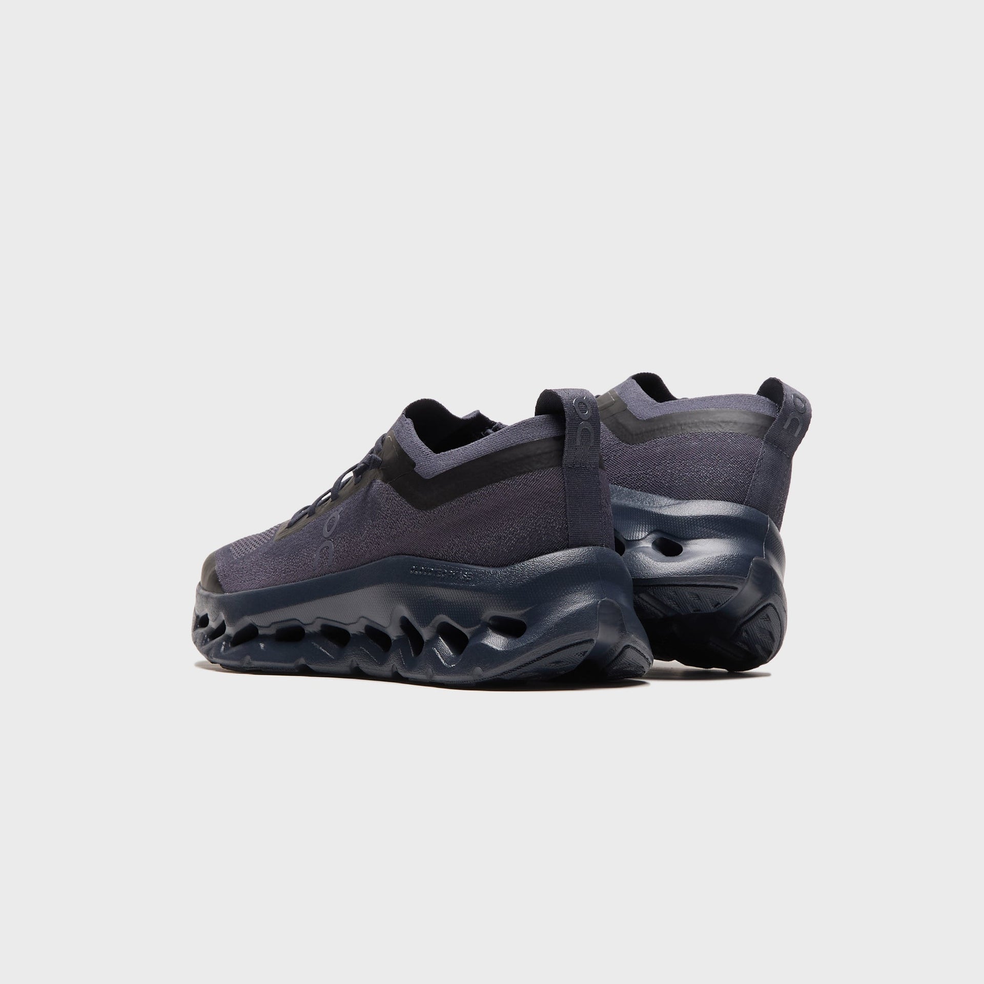 On Running WMNS Cloudtilt Moon - Graphite / Ink