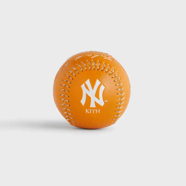 グローブ Kith x Rawlings for the New York Yankees Kith and the New York Yankees cooked up again The lates Kith