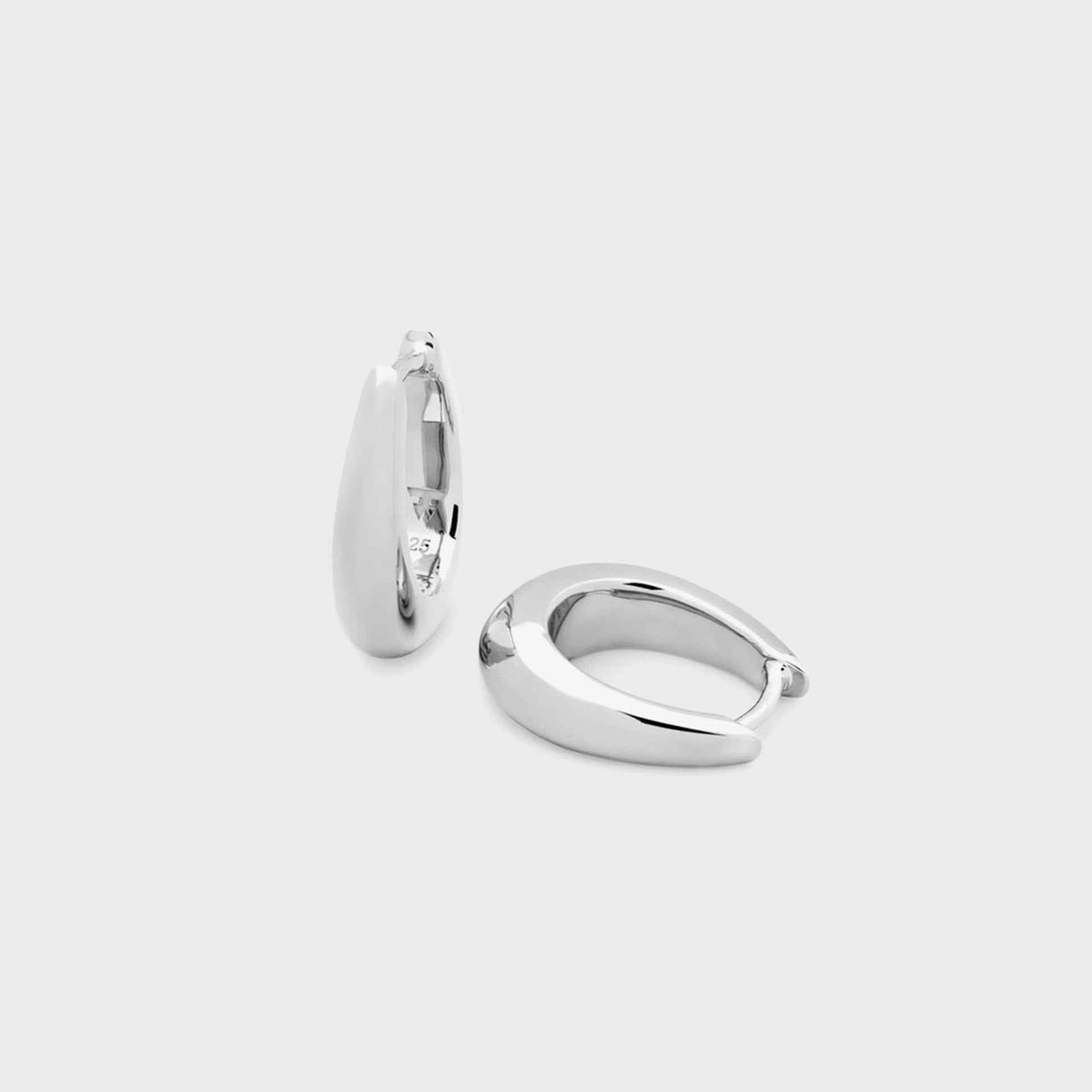 Tom Wood Liz Huggies Earrings - Silver