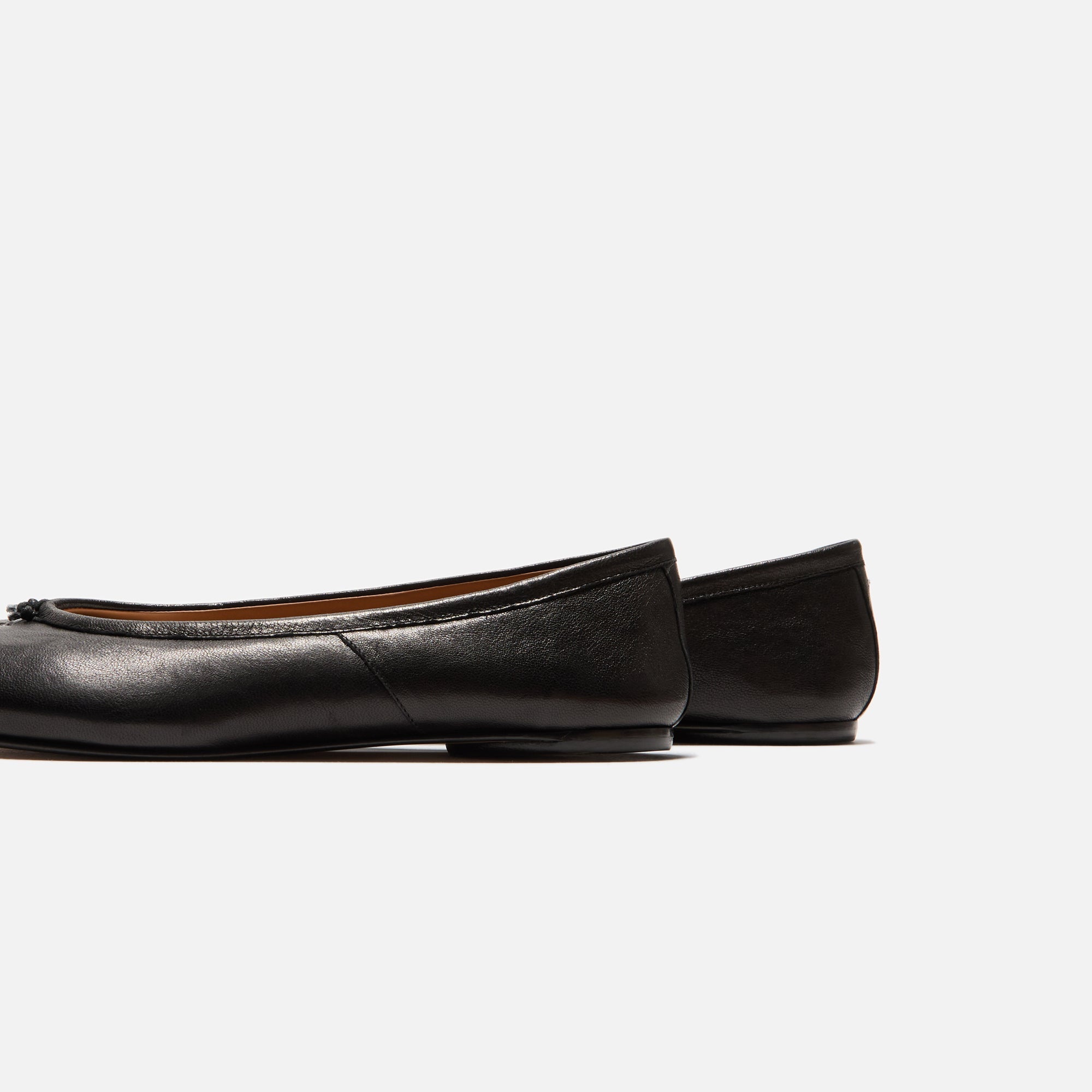 Maison Margiela WMNS Tabi Ballerina Flat - Black – Kith Canada