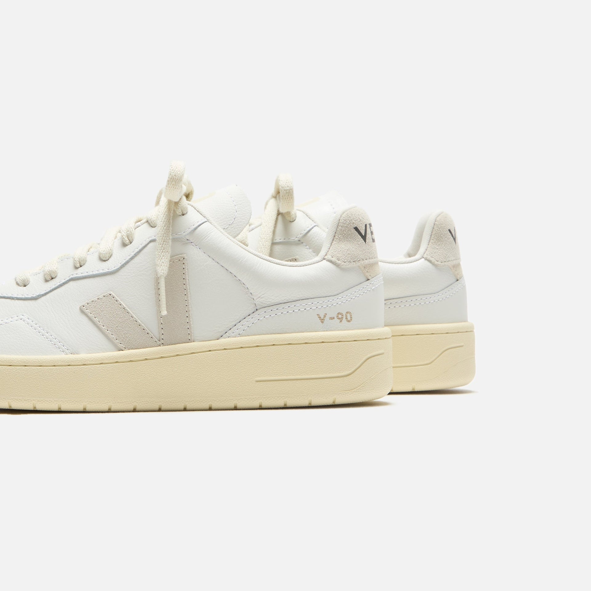 Veja Wmns V-90 - Extra White / Natural