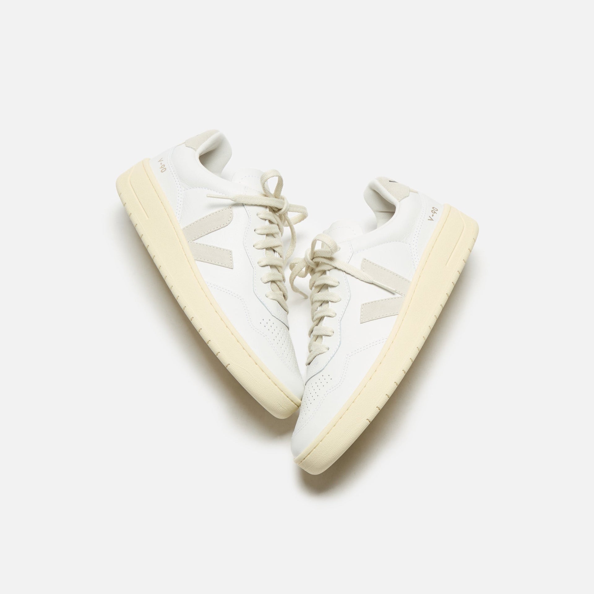 Veja Mens V-90 - Extra White / Natural