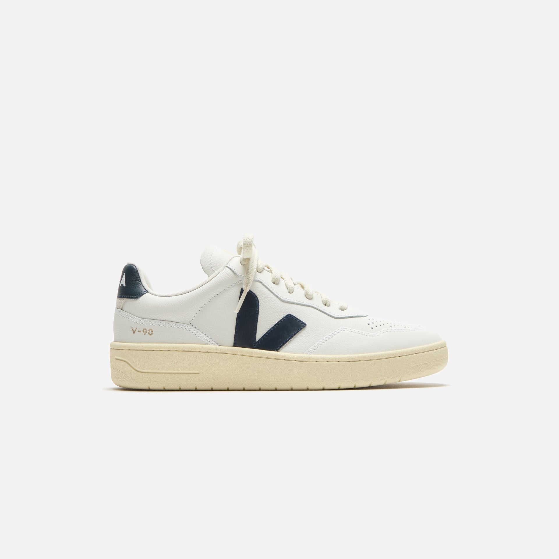 Veja Mens V-90 - Extra White / Nautico