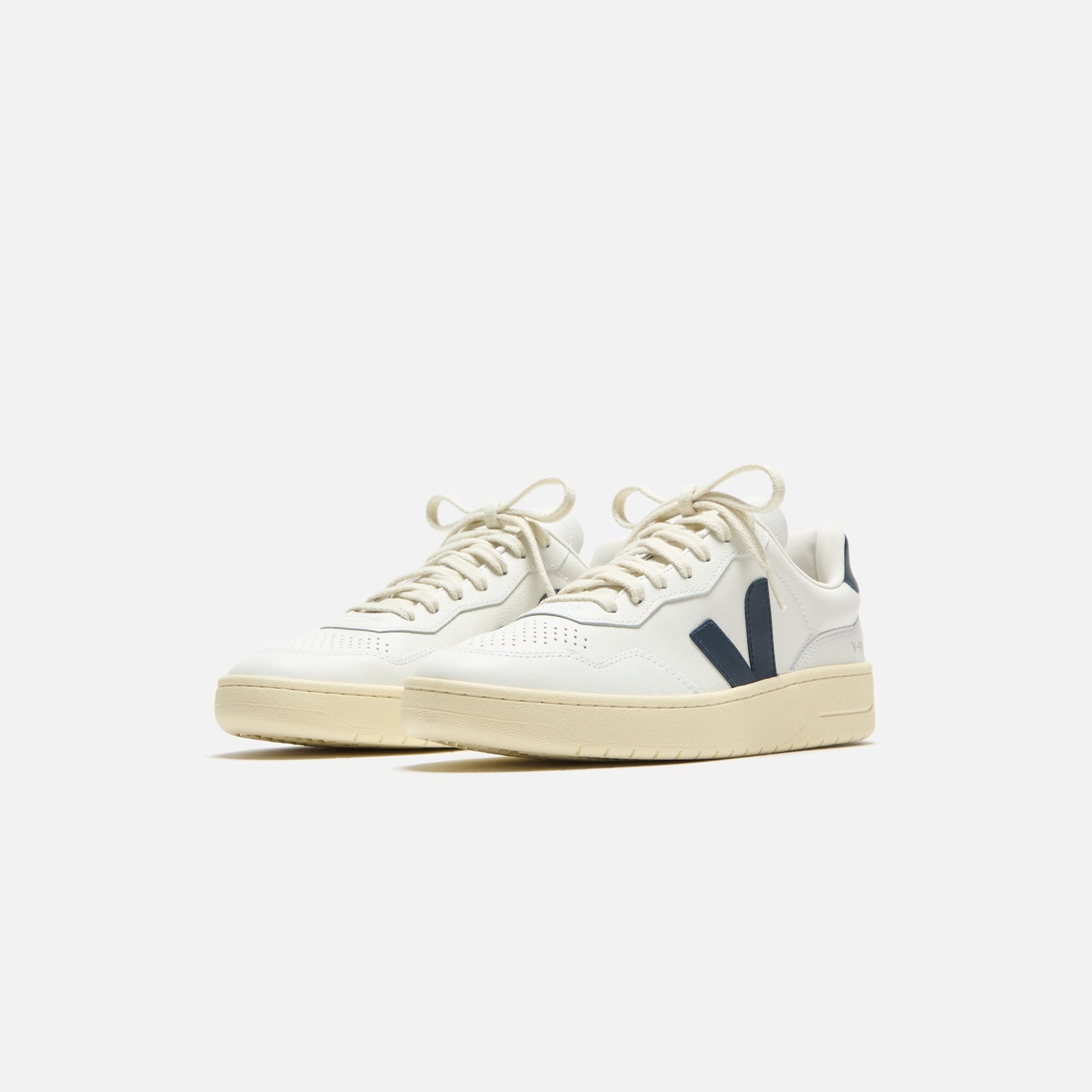 Veja Mens V-90 - Extra White / Nautico