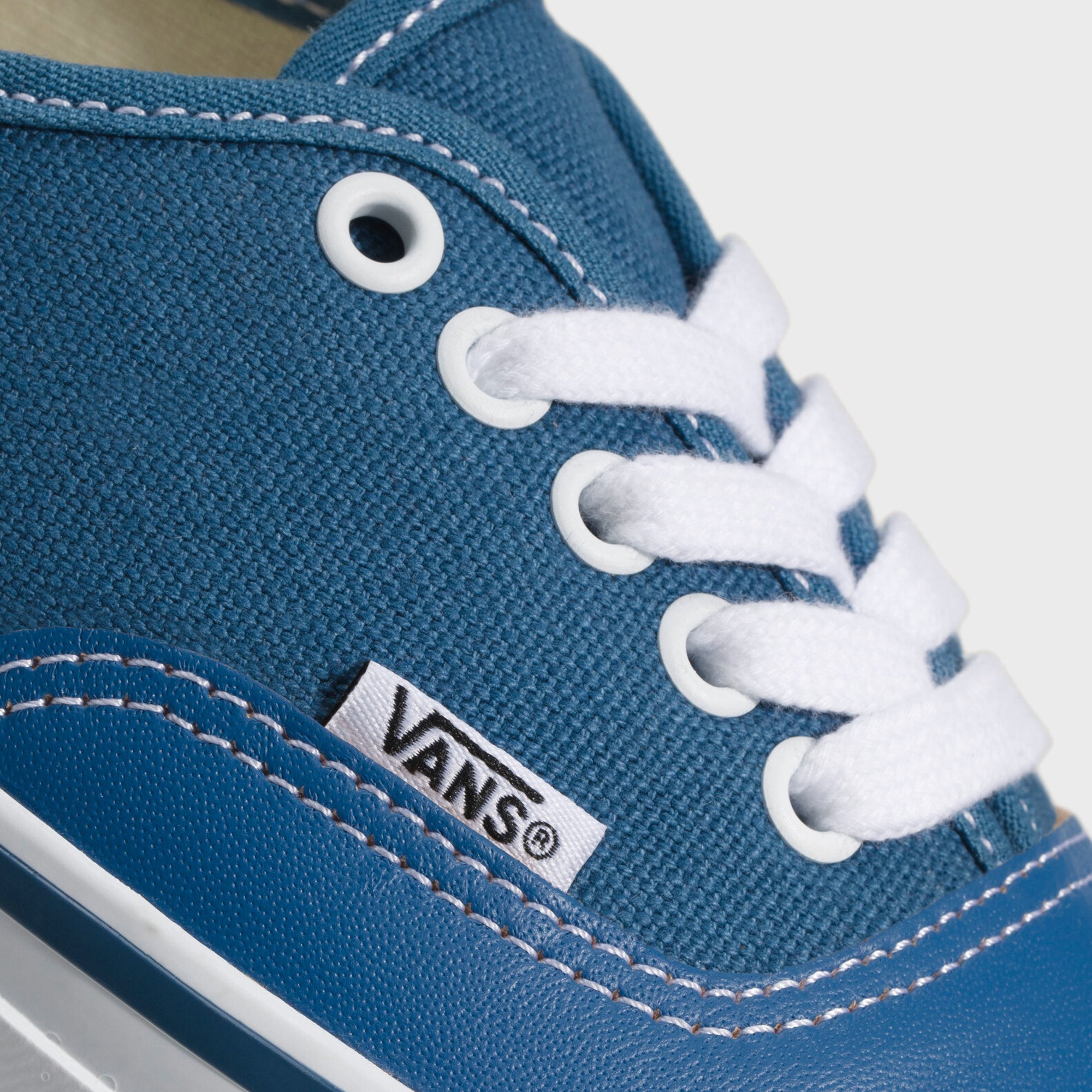 VANS OTW Authentic 44 Siped Vibram - Navy – Kith Canada