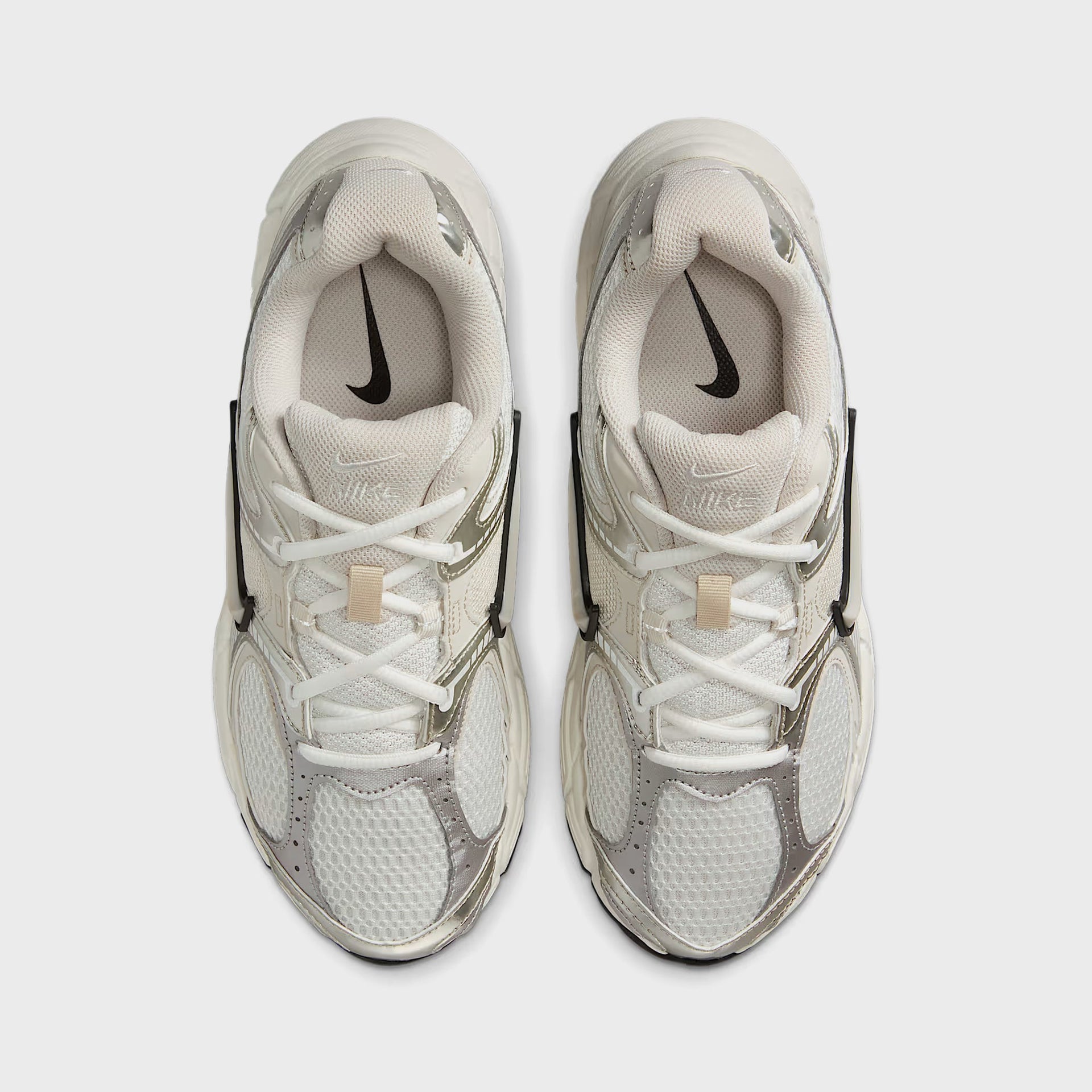 Nike V5 Rnr - Summit White / Light Orewood Brown / Sail / Black