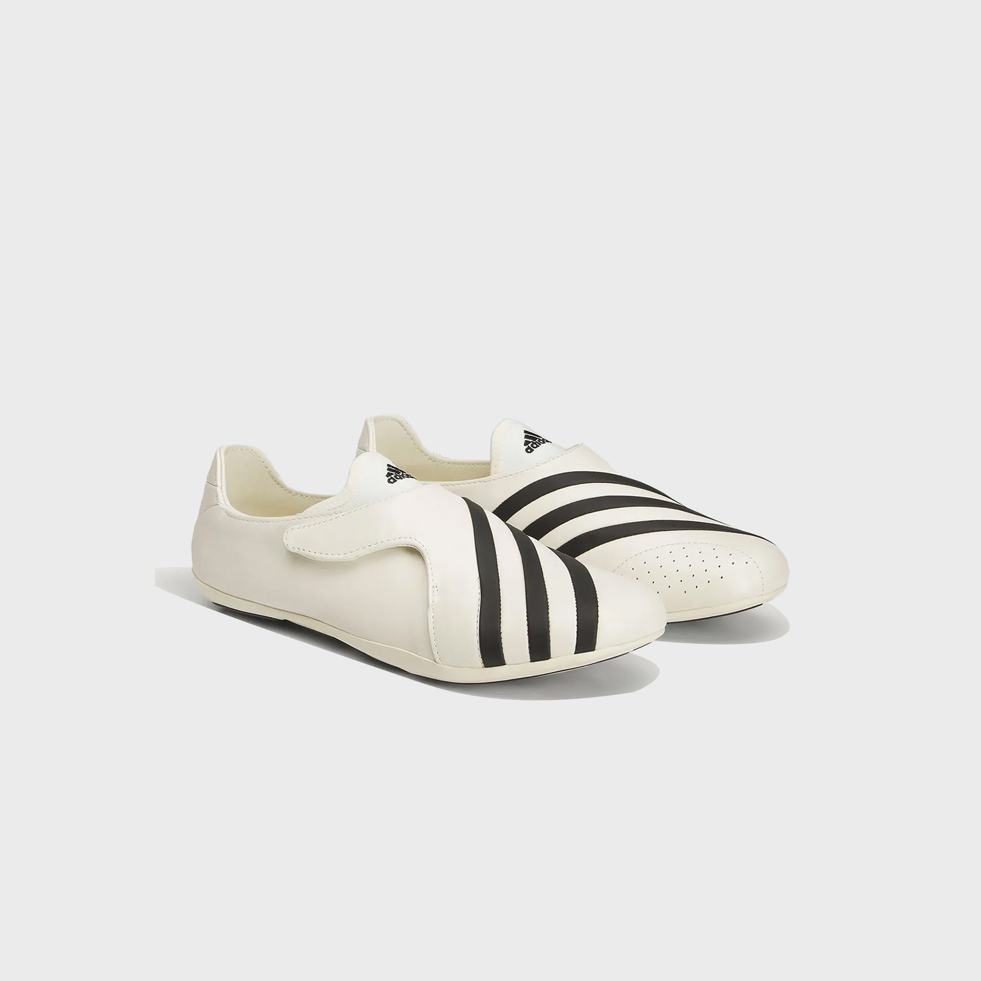 adidas x Pharrell Williams Vario Flat Earther - White / Black