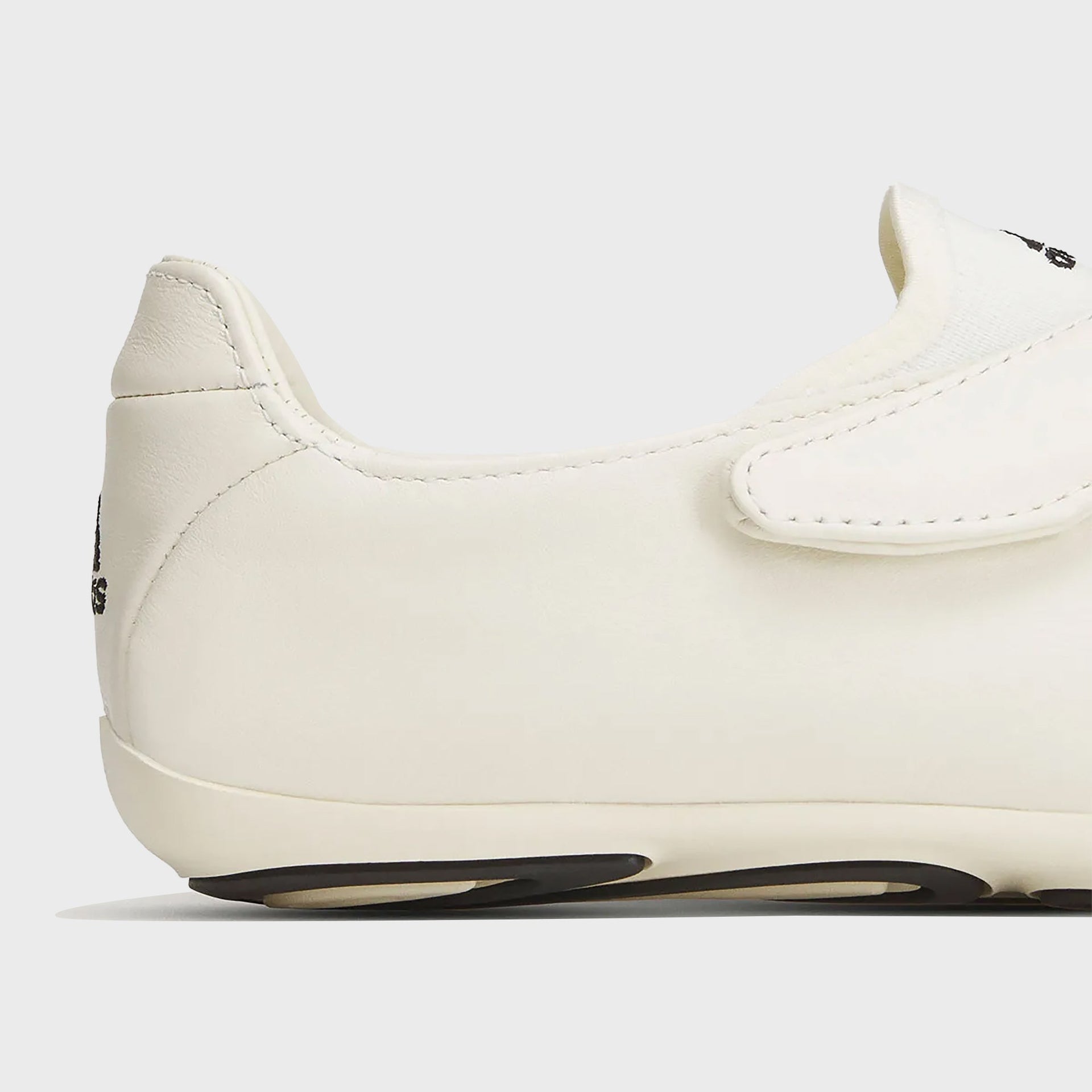 adidas x Pharrell Williams Vario Flat Earther - White / Black