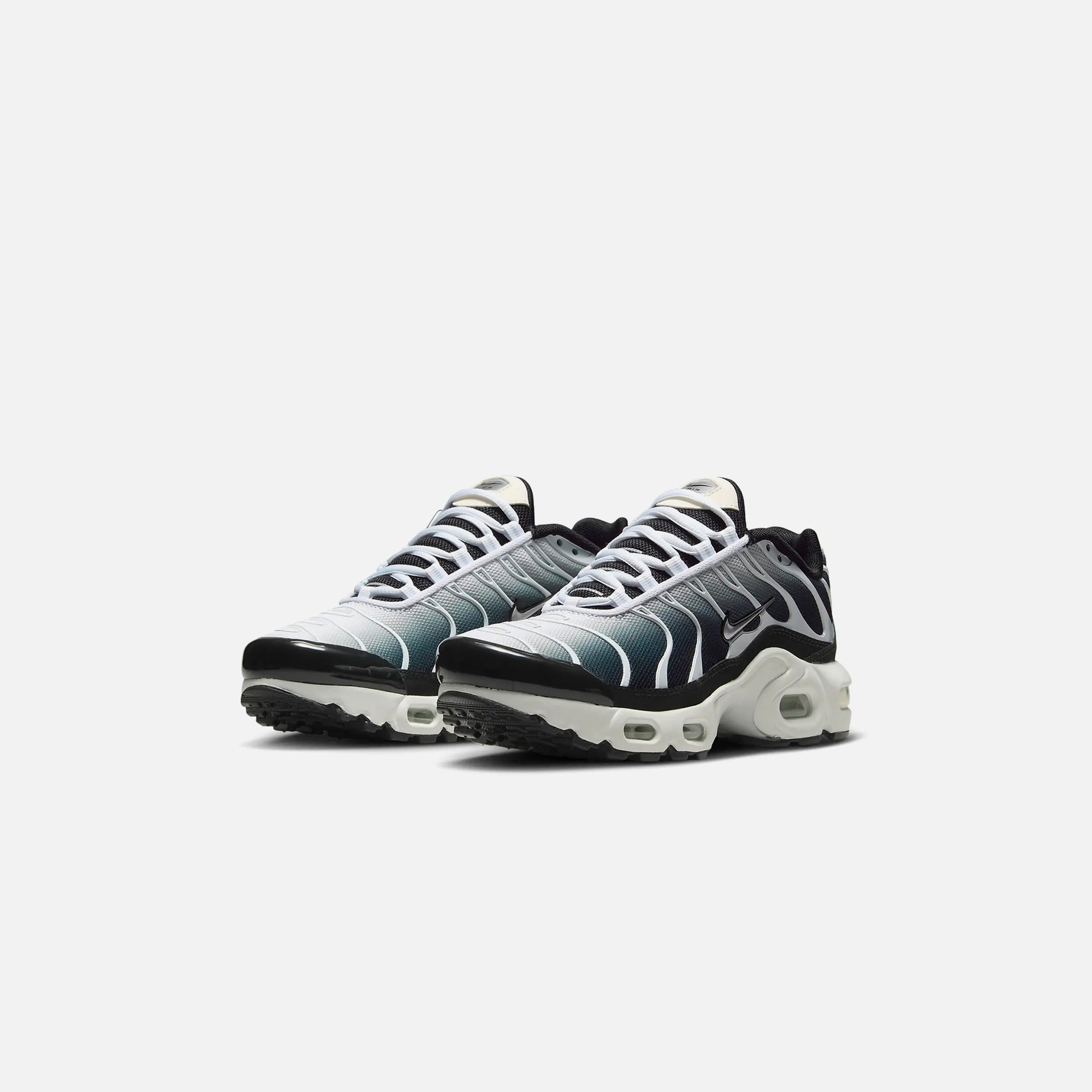 Nike GS Air Max Plus - Black / Metallic Cool Grey / White / Sail