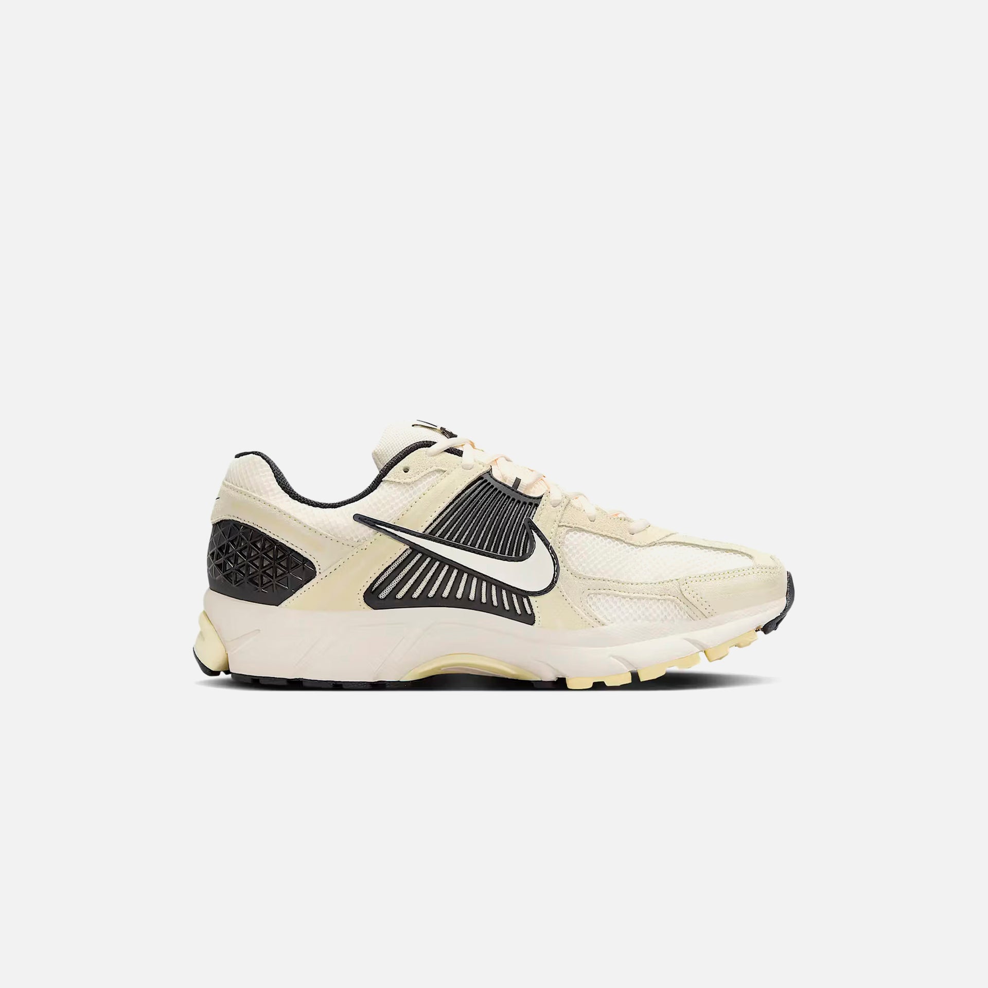 Nike Zoom Vomero 5 - Alabaster / Black / White / Pale Ivory