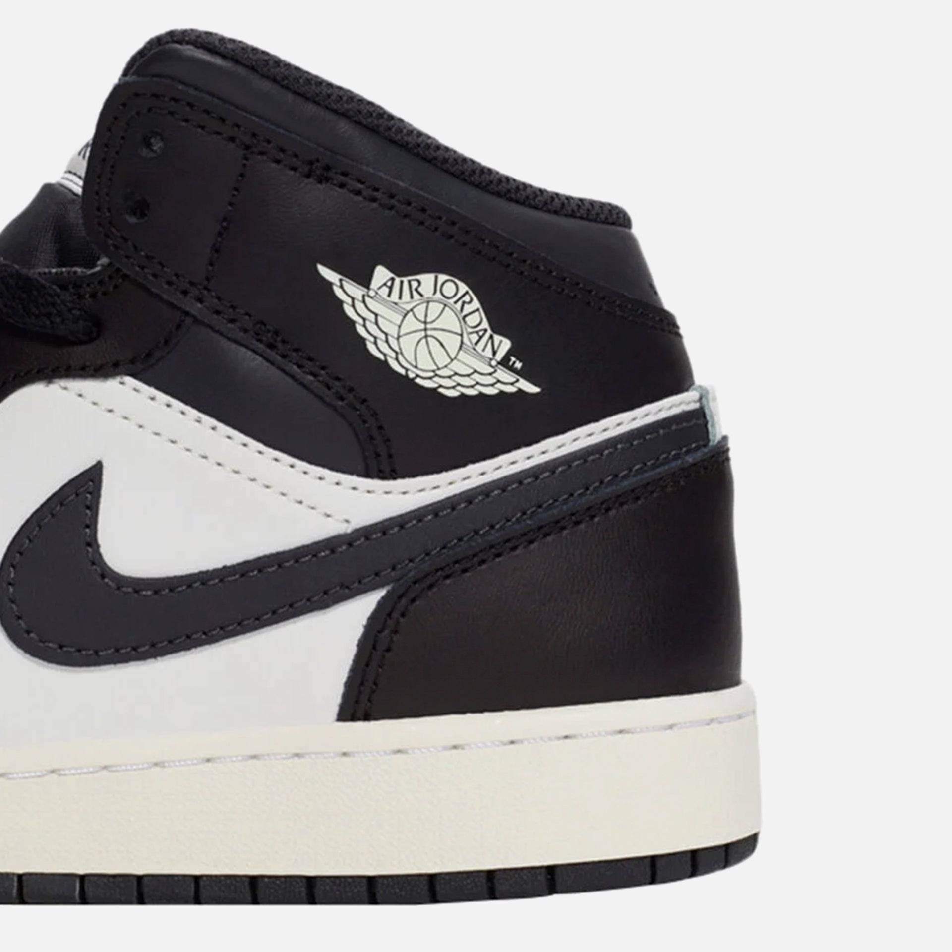 Nike GS Air Jordan 1 Mid - Black / Summit White / Off Noir