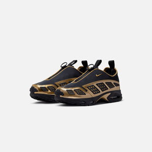 Nike WMNS Air Max SNDR - Black / Dark Smoke Grey / Metallic Gold