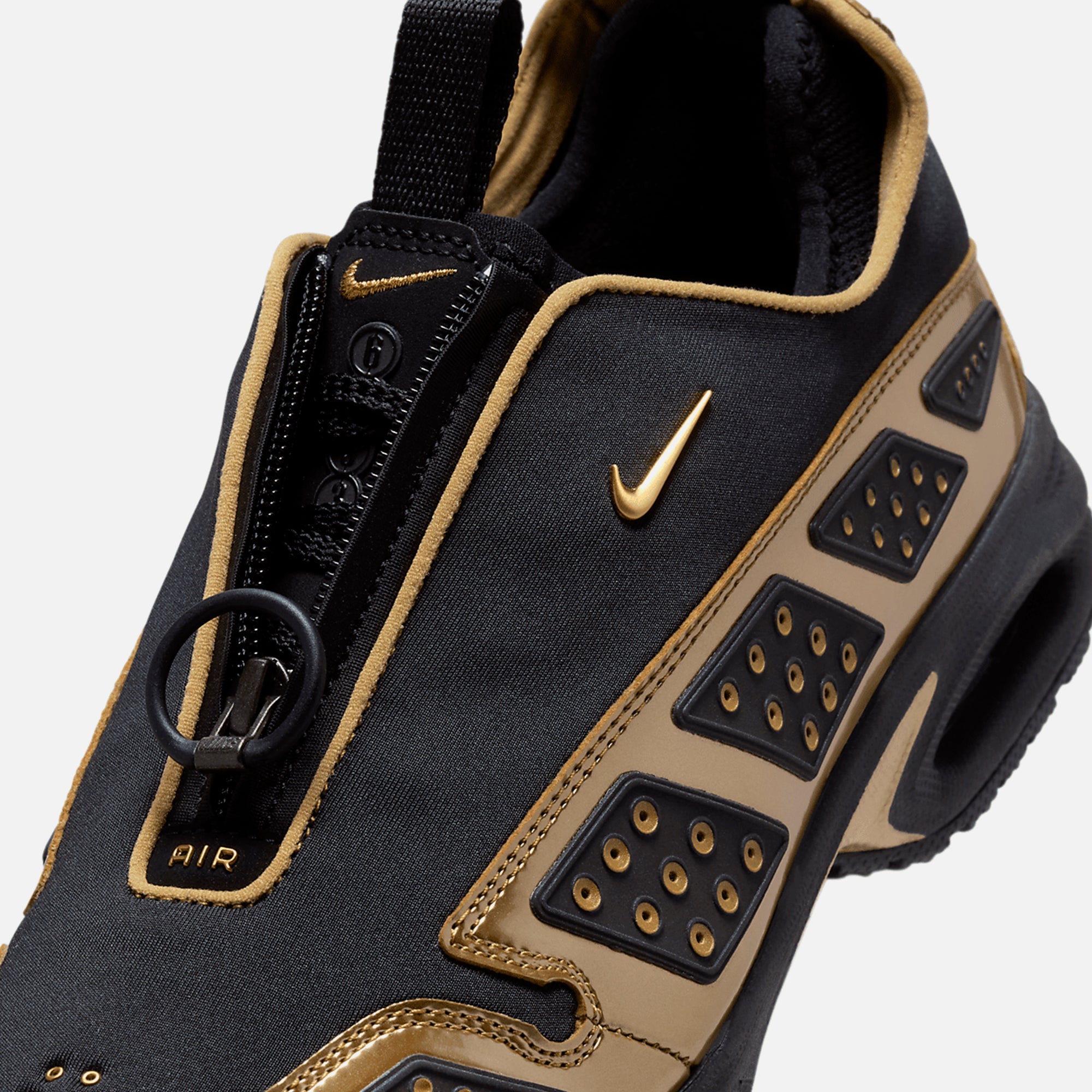 【NIKE】☆スニーカー☆ Air Max SNDR Black and llic Gold Air Max SNDR 'Black and Metallic Gold' (HJ4130-002) release