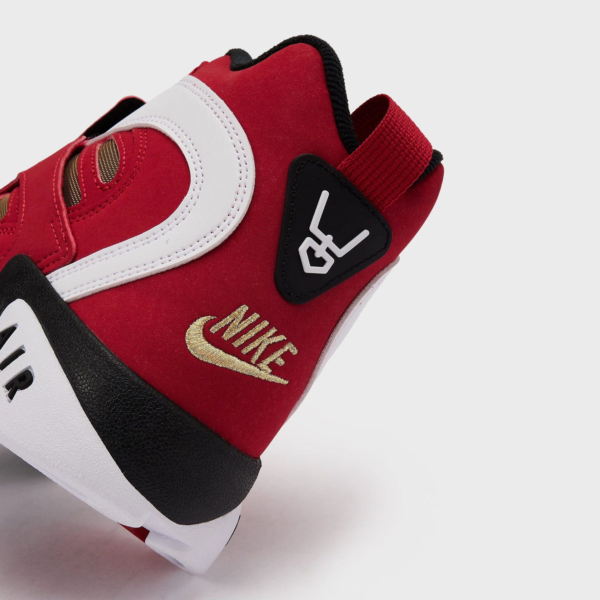 Nike Air Diamond Turf 2 - Fire Red / White / Black / Metallic Gold