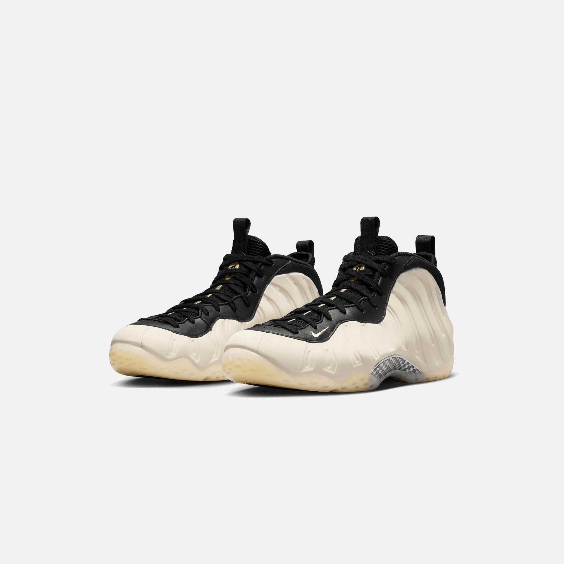 Nike Air Foamposite One - Black / Team Gold / Light Orewood Brown / Chrome