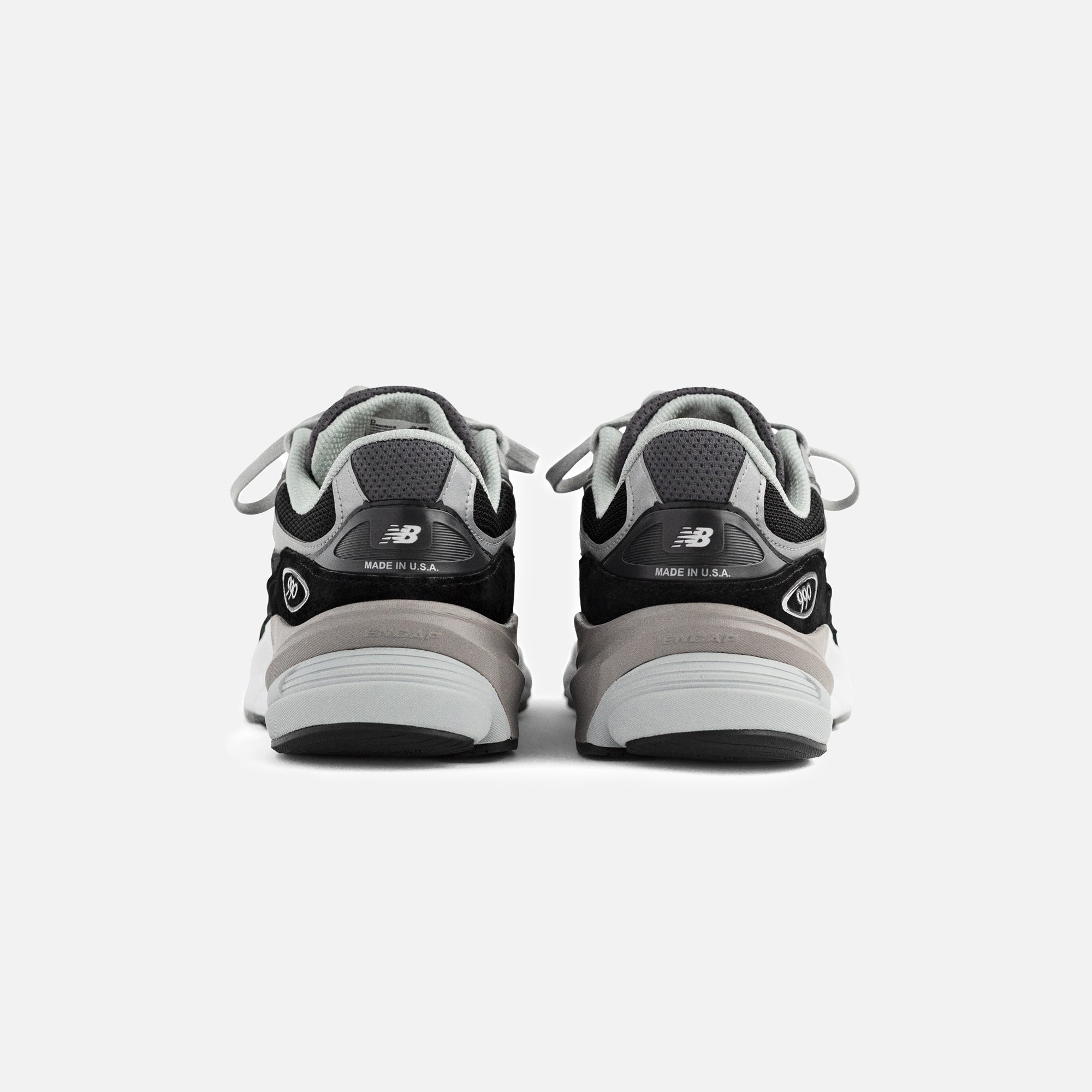 New Balance WMNS 990 V6 - Black – Kith Canada